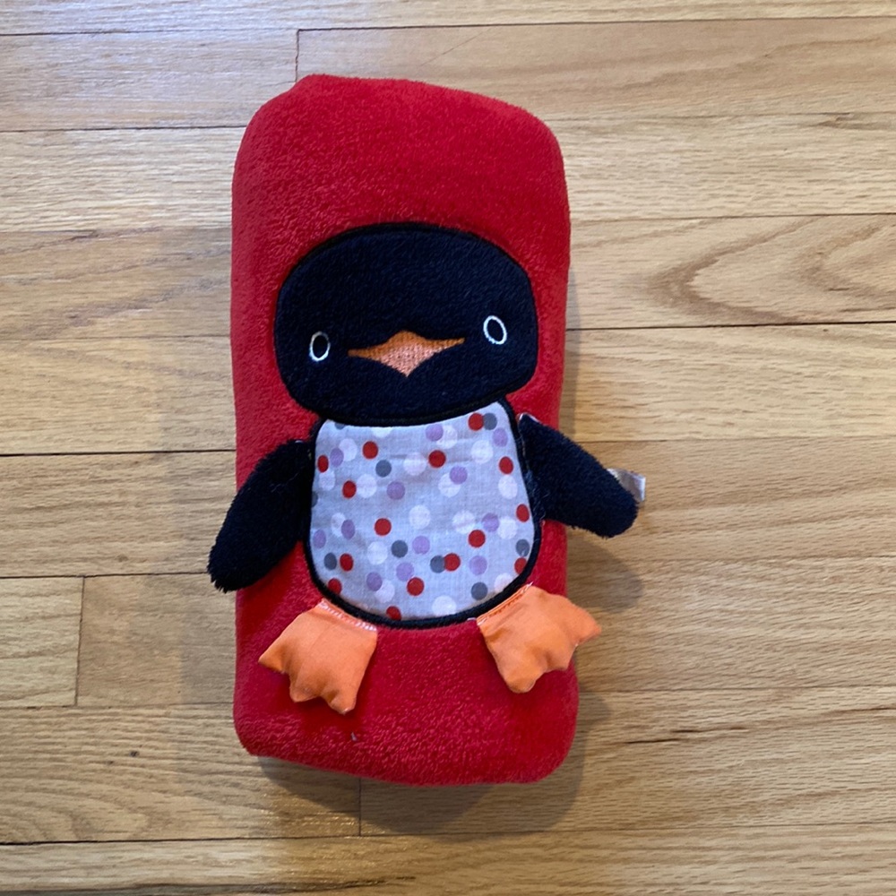 Soft red owl baby roll-up blanket